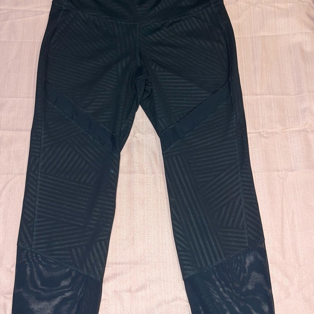 Old navy black mesh bottom leggings - Picture 1 of 3